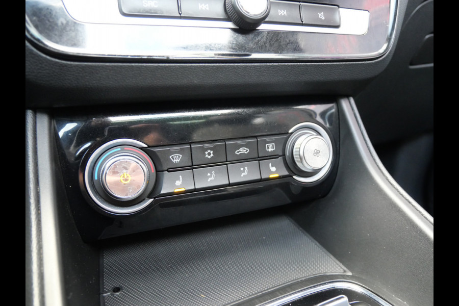MG ZS EV LUXURY 45 kWh | PANORAMA | LEER | A.C.C. | KEYLESS | ALL-SEASON!!
