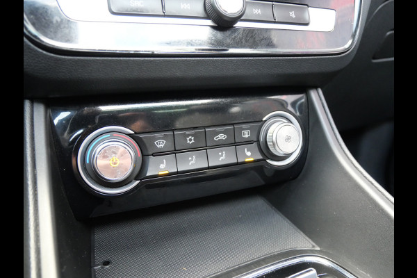 MG ZS EV LUXURY 45 kWh | PANORAMA | LEER | A.C.C. | KEYLESS | ALL-SEASON!!