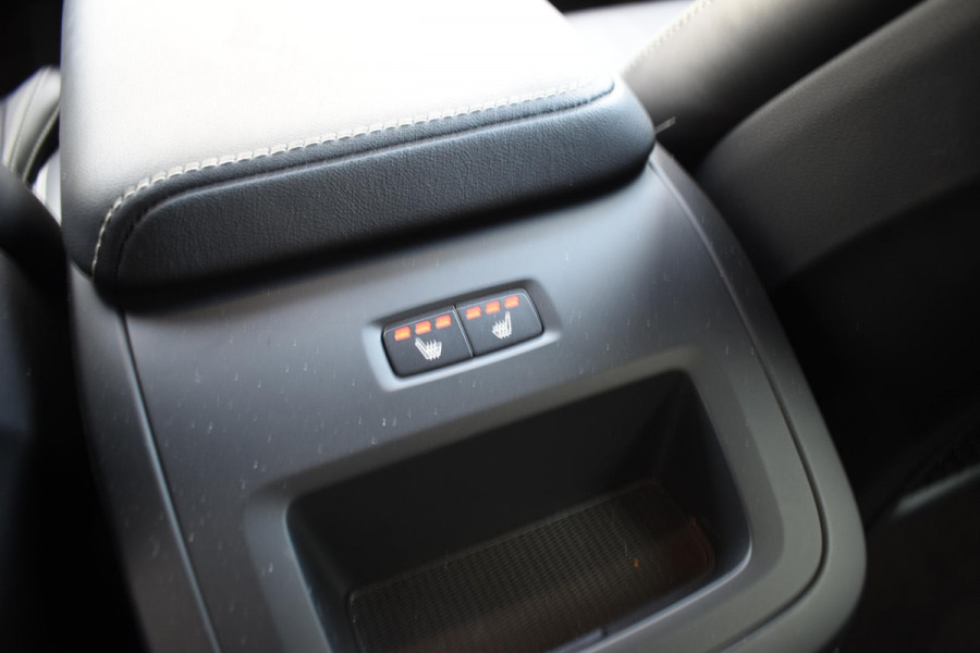 Volvo S60 B4 211PK Automaat Plus Dark / Adaptieve cruise control / Elektrische stoelen / Stoel-Stuurverwarming / Nappa Leder / Park - Pilotassist / Volvo On Call