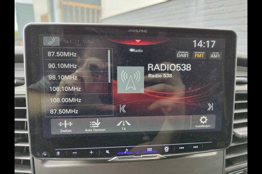 Ford Transit 350 D130pk L4H3 Navi Camera Pdc Apple Carplay Android Airco Cruise Control Voorruit-Verwarmd 2.0TDCI Regensensor DAB Schuifdeur Betonplex Vloer Wandbetimmering Roll Stability Control Led Spoorwisselassist Euro 6 Zeer Compleet!