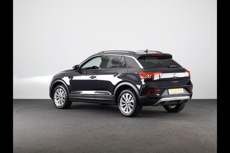 Volkswagen T-Roc 1.5 TSI Life Edition 150 pk Automaat (DSG) | Verlengde garantie | Navigatie via App | Parkeersensoren (Park assist) | Achteruitrijcamera | Adaptieve cruise control | Dodehoek detectie |
