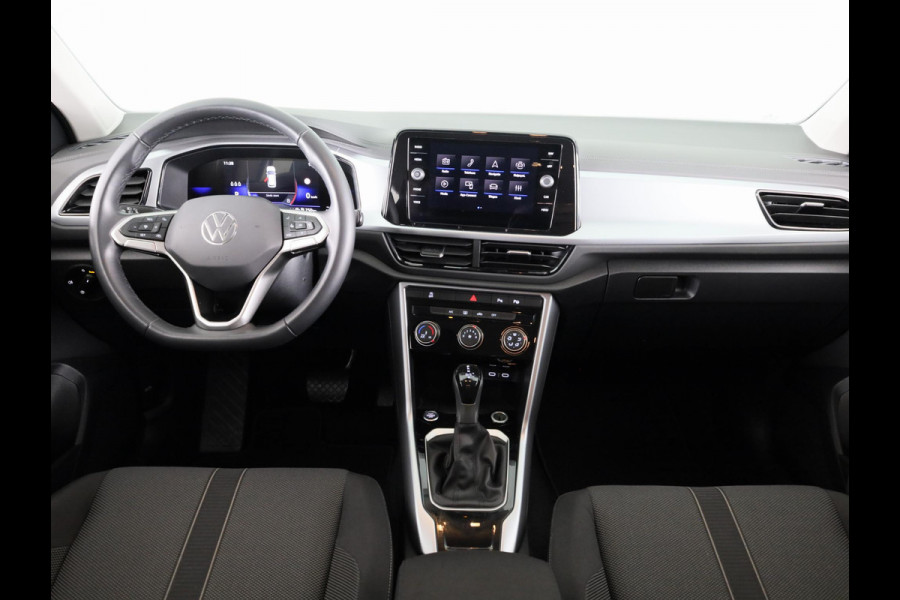 Volkswagen T-Roc 1.5 TSI Life Edition 150 pk Automaat (DSG) | Verlengde garantie | Navigatie via App | Parkeersensoren (Park assist) | Achteruitrijcamera | Adaptieve cruise control | Dodehoek detectie |