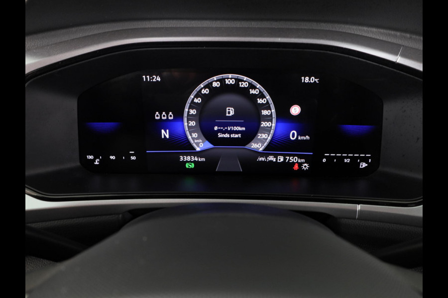 Volkswagen T-Roc 1.5 TSI Life Edition 150 pk Automaat (DSG) | Verlengde garantie | Navigatie via App | Parkeersensoren (Park assist) | Achteruitrijcamera | Adaptieve cruise control | Dodehoek detectie |