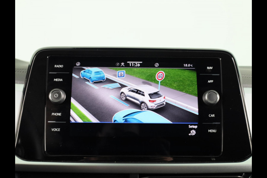 Volkswagen T-Roc 1.5 TSI Life Edition 150 pk Automaat (DSG) | Verlengde garantie | Navigatie via App | Parkeersensoren (Park assist) | Achteruitrijcamera | Adaptieve cruise control | Dodehoek detectie |