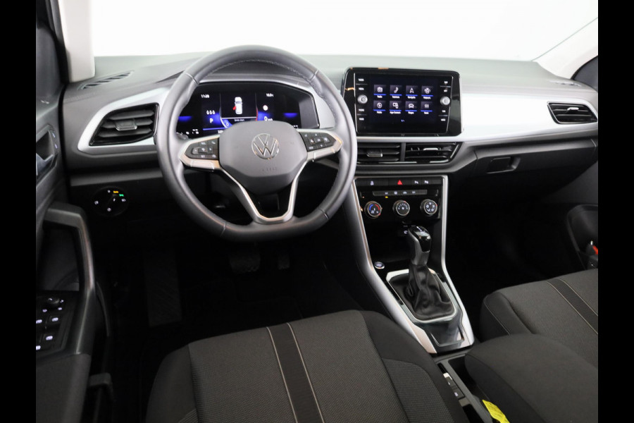 Volkswagen T-Roc 1.5 TSI Life Edition 150 pk Automaat (DSG) | Verlengde garantie | Navigatie via App | Parkeersensoren (Park assist) | Achteruitrijcamera | Adaptieve cruise control | Dodehoek detectie |