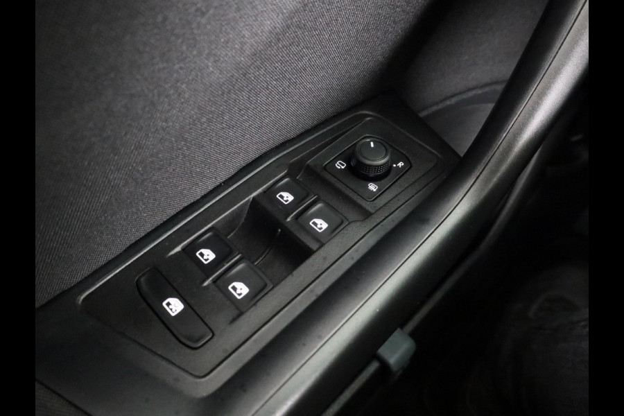 Volkswagen T-Roc 1.5 TSI Life Edition 150 pk Automaat (DSG) | Verlengde garantie | Navigatie via App | Parkeersensoren (Park assist) | Achteruitrijcamera | Adaptieve cruise control | Dodehoek detectie |