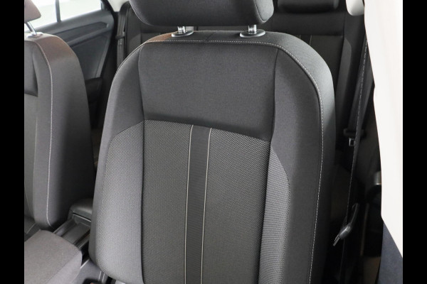 Volkswagen T-Roc 1.5 TSI Life Edition 150 pk Automaat (DSG) | Verlengde garantie | Navigatie via App | Parkeersensoren (Park assist) | Achteruitrijcamera | Adaptieve cruise control | Dodehoek detectie |