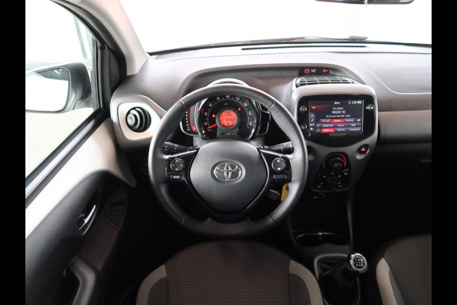 Toyota Aygo 1.0 VVT-i X-Play 5-drs. CAMERA/CARPLAY/LIMITER/15INCH