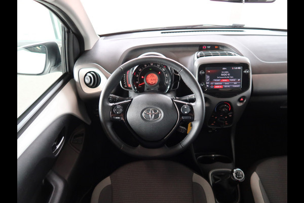Toyota Aygo 1.0 VVT-i X-Play 5-drs. CAMERA/CARPLAY/LIMITER/15INCH