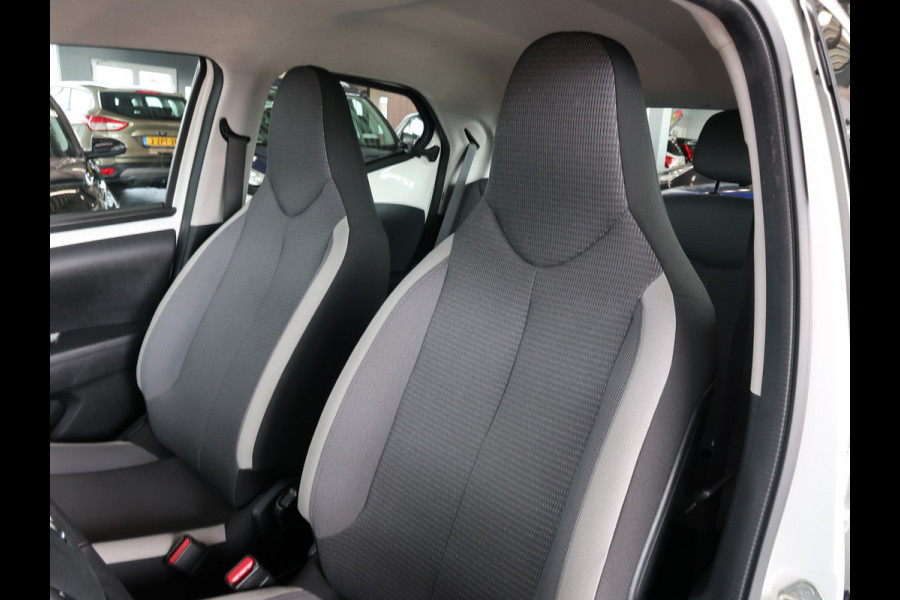 Toyota Aygo 1.0 VVT-i X-Play 5-drs. CAMERA/CARPLAY/LIMITER/15INCH