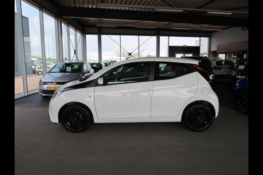 Toyota Aygo 1.0 VVT-i X-Play 5-drs. CAMERA/CARPLAY/LIMITER/15INCH
