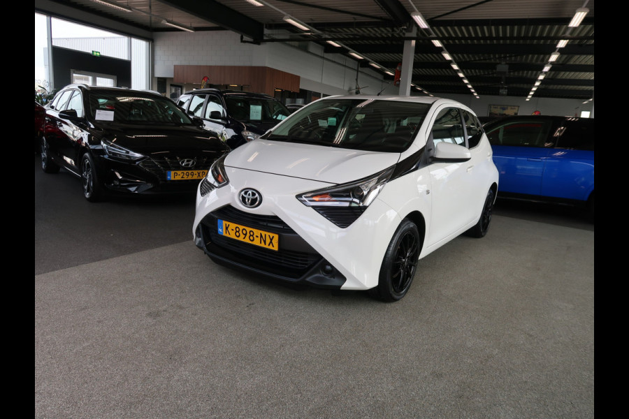 Toyota Aygo 1.0 VVT-i X-Play 5-drs. CAMERA/CARPLAY/LIMITER/15INCH