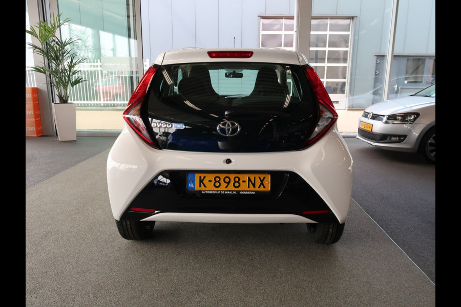 Toyota Aygo 1.0 VVT-i X-Play 5-drs. CAMERA/CARPLAY/LIMITER/15INCH