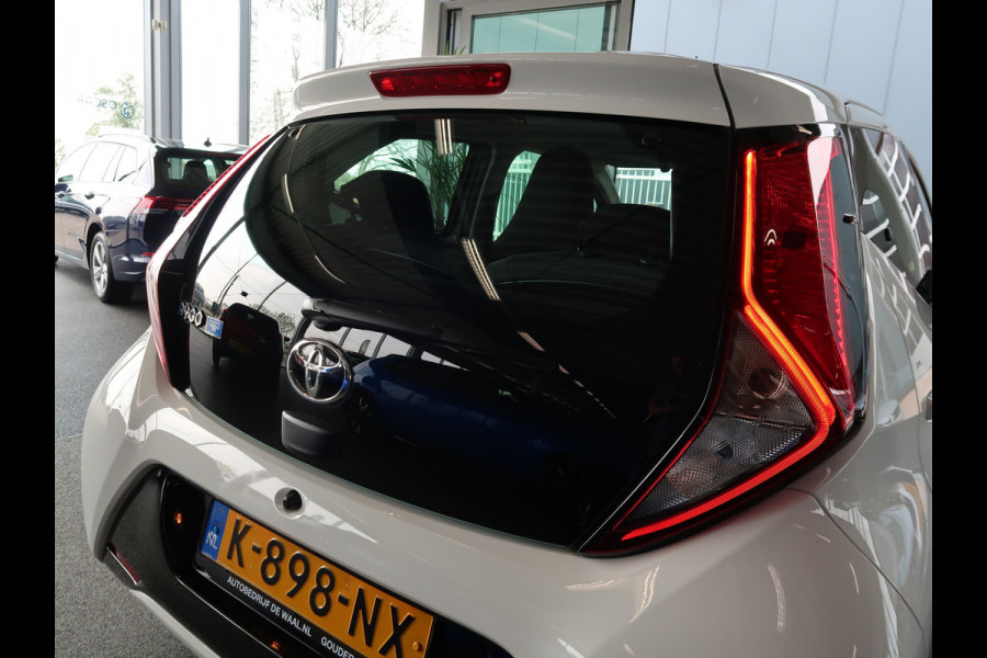 Toyota Aygo 1.0 VVT-i X-Play 5-drs. CAMERA/CARPLAY/LIMITER/15INCH