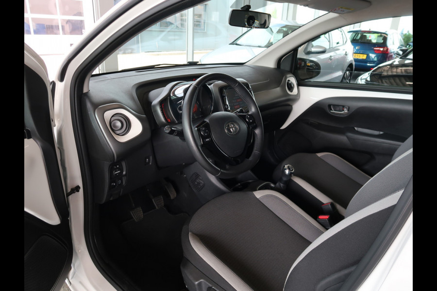 Toyota Aygo 1.0 VVT-i X-Play 5-drs. CAMERA/CARPLAY/LIMITER/15INCH