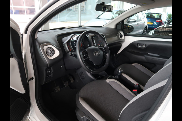 Toyota Aygo 1.0 VVT-i X-Play 5-drs. CAMERA/CARPLAY/LIMITER/15INCH