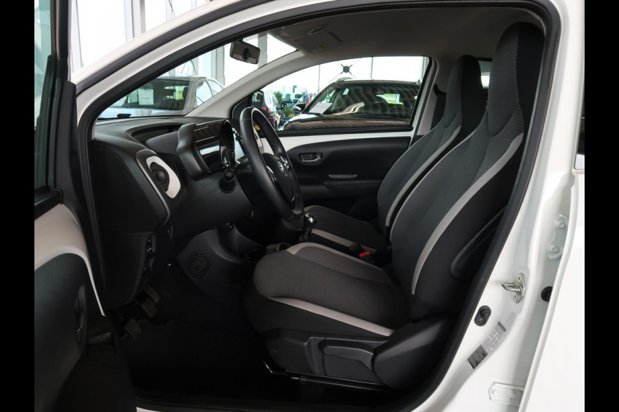 Toyota Aygo 1.0 VVT-i X-Play 5-drs. CAMERA/CARPLAY/LIMITER/15INCH