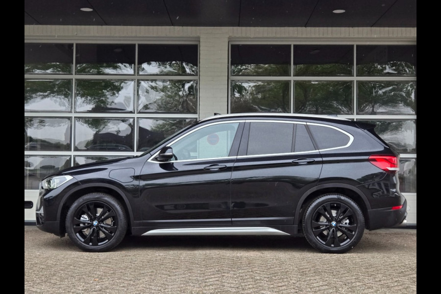 BMW X1 XDRIVE25E X-LINE I MEMORY SEATS I PANORAMA I TREKHAAK I KEYLESS