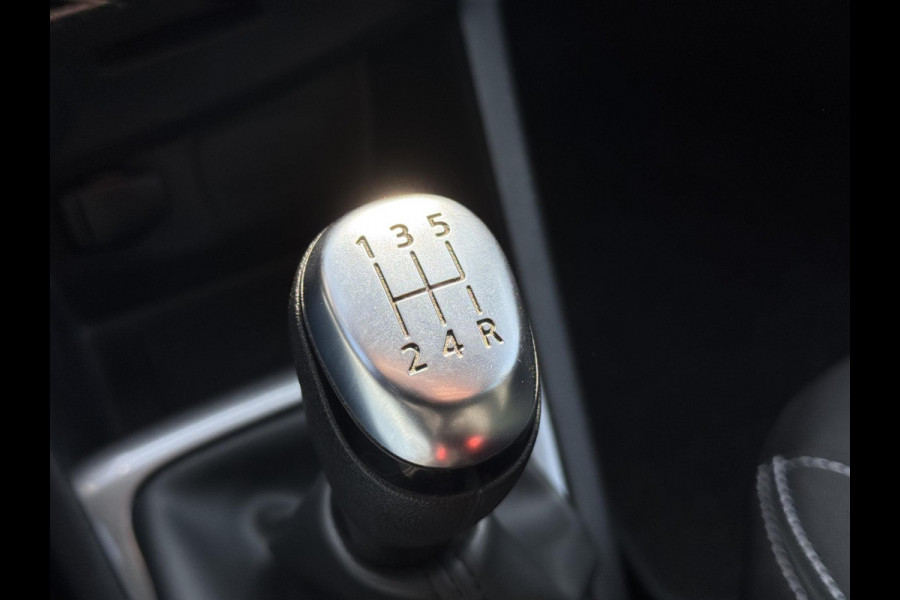Renault Clio 0.9 TCe Limited 2e Eigenaar,Navi,Airco,Cruise,LM Velgen,PDC Achter,Dealer Onderhouden,N.A.P,APK Tot 01-2026