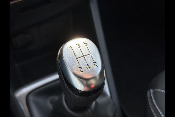 Renault Clio 0.9 TCe Limited 2e Eigenaar,Navi,Airco,Cruise,LM Velgen,PDC Achter,Dealer Onderhouden,N.A.P,APK Tot 01-2026