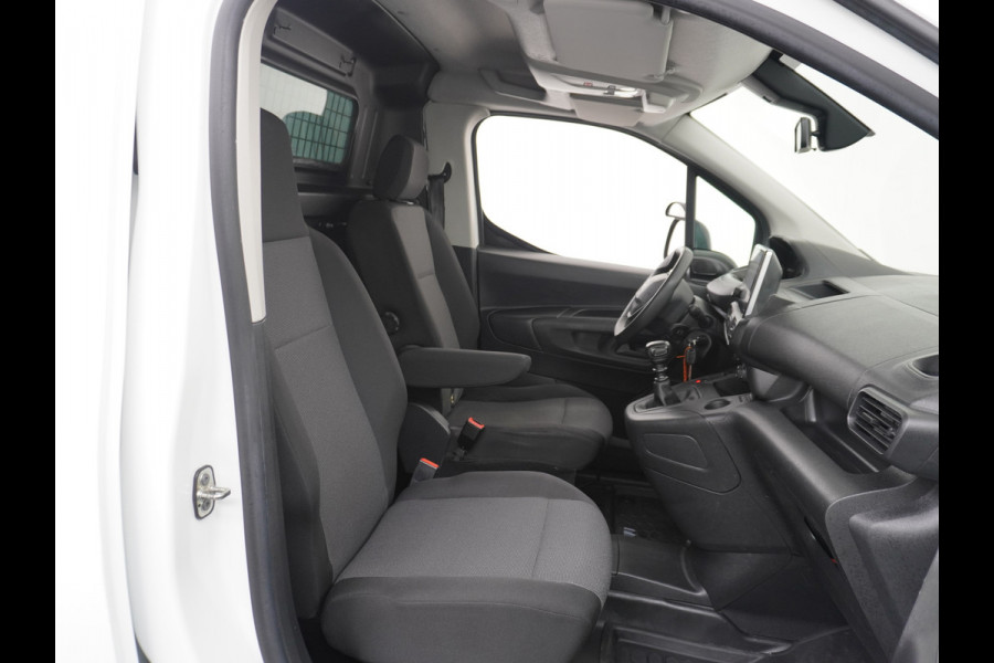 Peugeot Partner 1.5HDI 102PK Apple Android Carplay Navi Airco Cruise Control Pdc DAB Bluetooth Carkit Premium Schuifdeur Achterdeuren met ruit Connected Electr.ramen en Spiegels CV-Afstandbediend Euro 6 1.500kg trekvermogen! 250NM