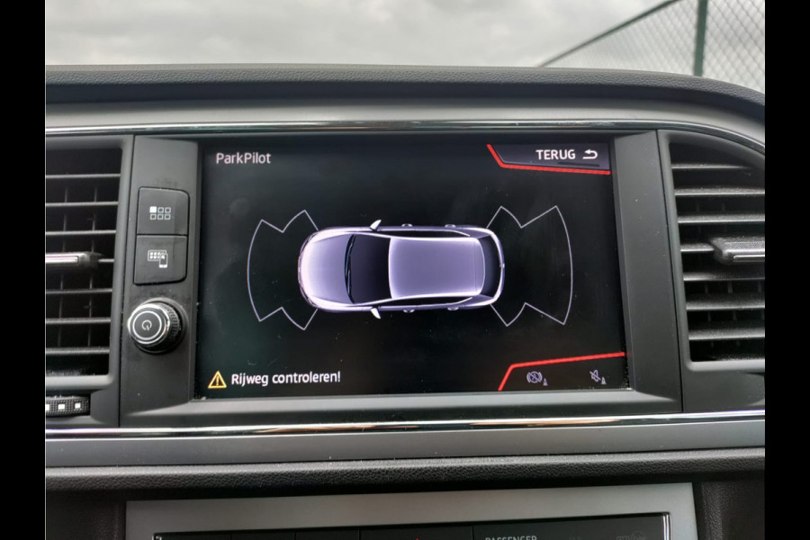 Seat Leon 1.0TSI 115PK 5drs Leder Navi Apple Carplay Android Auto Style Excellence Pdc Ecc Mirrorlink Lmv DAB+ Full Link Keyless Lane-assist Bordherkenning 1e Eigenaar EURO 6