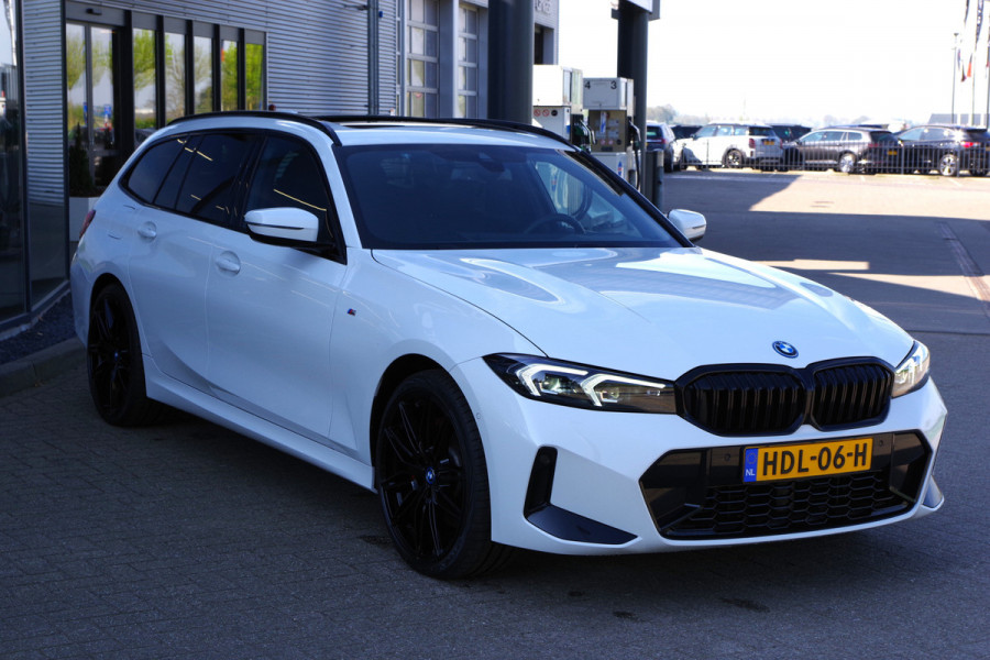 BMW 3 Serie Touring 330e 293 PK M-Sport xDrive PHEV, Panoramadak, Elek. Trekhaak, Camera