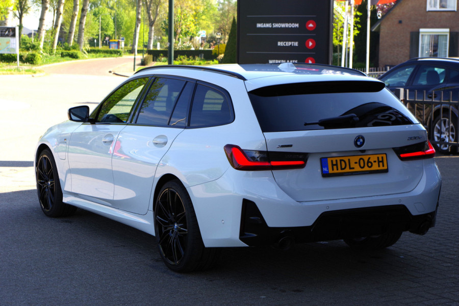 BMW 3 Serie Touring 330e 293 PK M-Sport xDrive PHEV, Panoramadak, Elek. Trekhaak, Camera