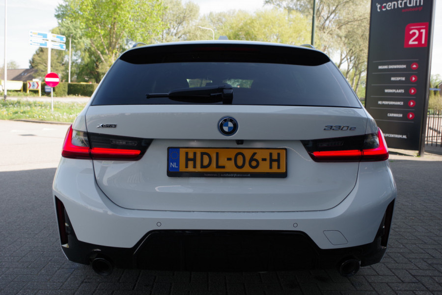 BMW 3 Serie Touring 330e 293 PK M-Sport xDrive PHEV, Panoramadak, Elek. Trekhaak, Camera