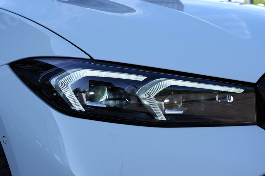 BMW 3 Serie Touring 330e 293 PK M-Sport xDrive PHEV, Panoramadak, Elek. Trekhaak, Camera