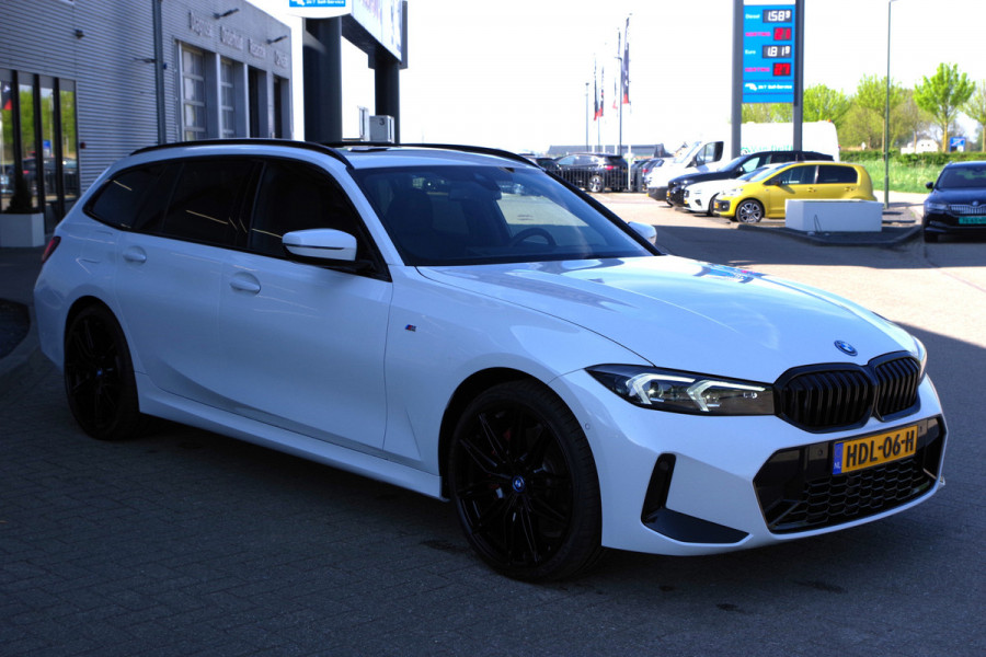 BMW 3 Serie Touring 330e 293 PK M-Sport xDrive PHEV, Panoramadak, Elek. Trekhaak, Camera