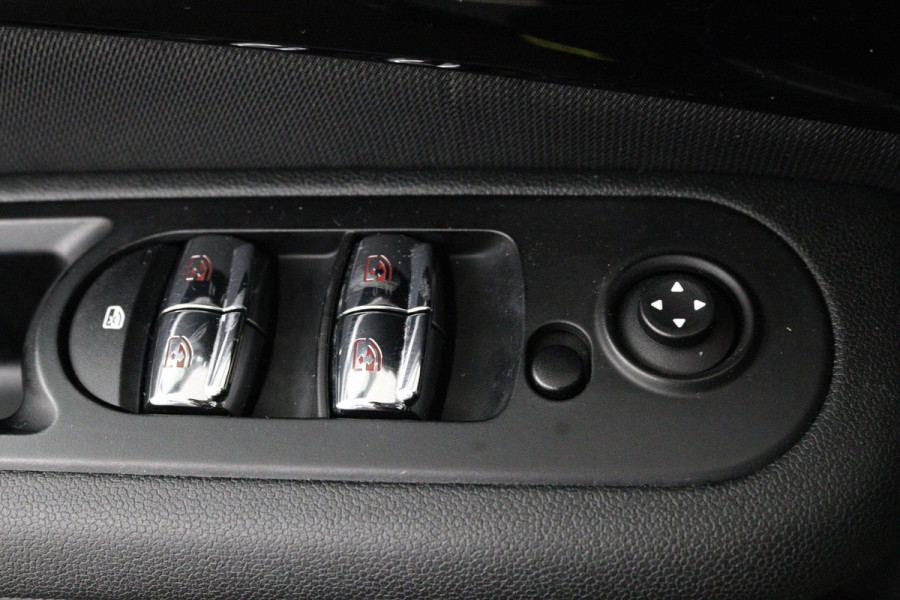 MINI Clubman 1.5 One Chili Automaat (NAVIGATIE, PARKEERSENSOREN, STOELV, CLIMATE CONTROL, GOED ONDERHOUDEN)