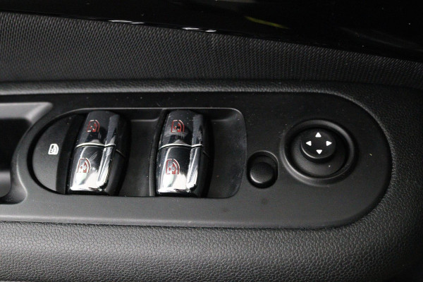 MINI Clubman 1.5 One Chili Automaat (NAVIGATIE, PARKEERSENSOREN, STOELV, CLIMATE CONTROL, GOED ONDERHOUDEN)