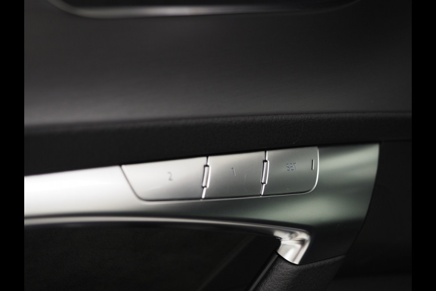 Audi A6 Avant 55 TFSI e quattro Competition Black | Panoramadak | B&O | Keyless | Adaptive Cruise | Camera | Carplay