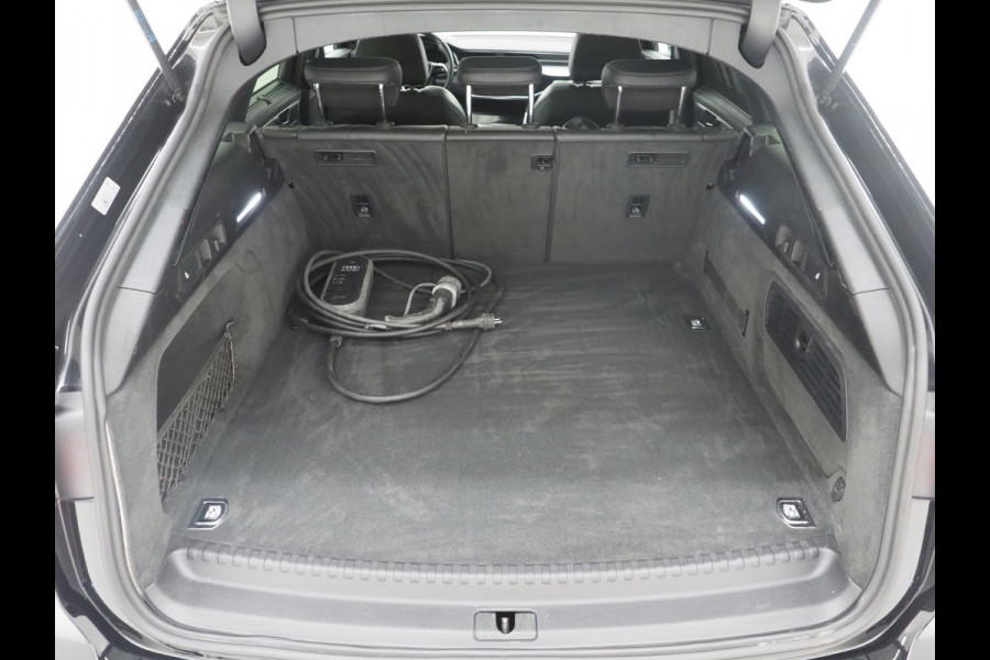 Audi A6 Avant 55 TFSI e quattro Competition Black | Panoramadak | B&O | Keyless | Adaptive Cruise | Camera | Carplay