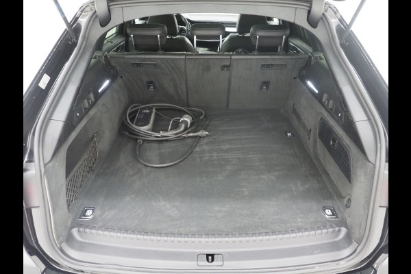 Audi A6 Avant 55 TFSI e quattro Competition Black | Panoramadak | B&O | Keyless | Adaptive Cruise | Camera | Carplay
