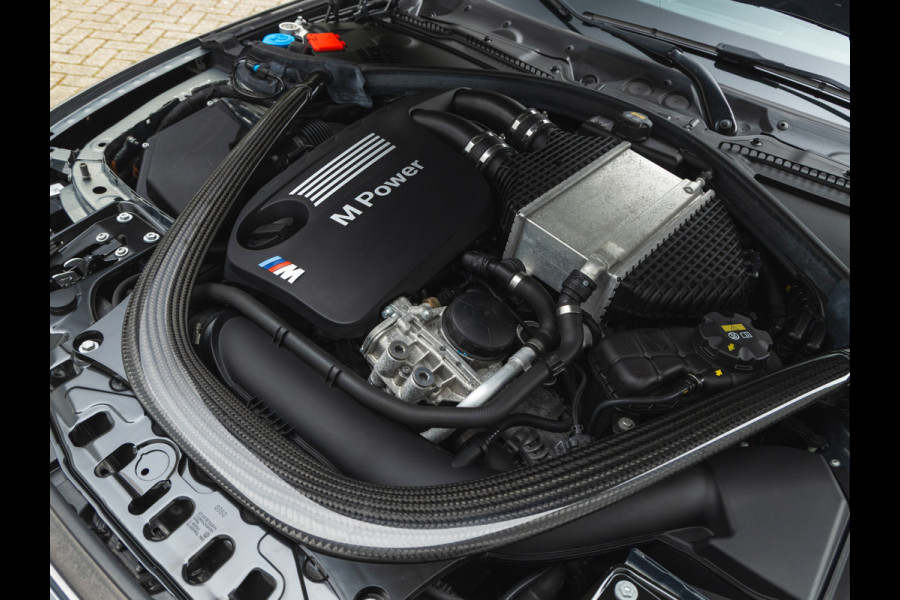 BMW 4 Serie Coupé M4 Competition - Individual "Stratus Grey" - Carbon Brakes