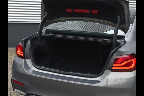 BMW 4 Serie Coupé M4 Competition - Individual "Stratus Grey" - Carbon Brakes