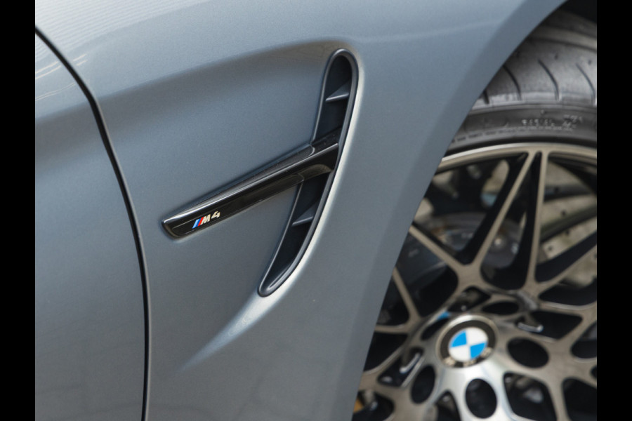 BMW 4 Serie Coupé M4 Competition - Individual "Stratus Grey" - Carbon Brakes