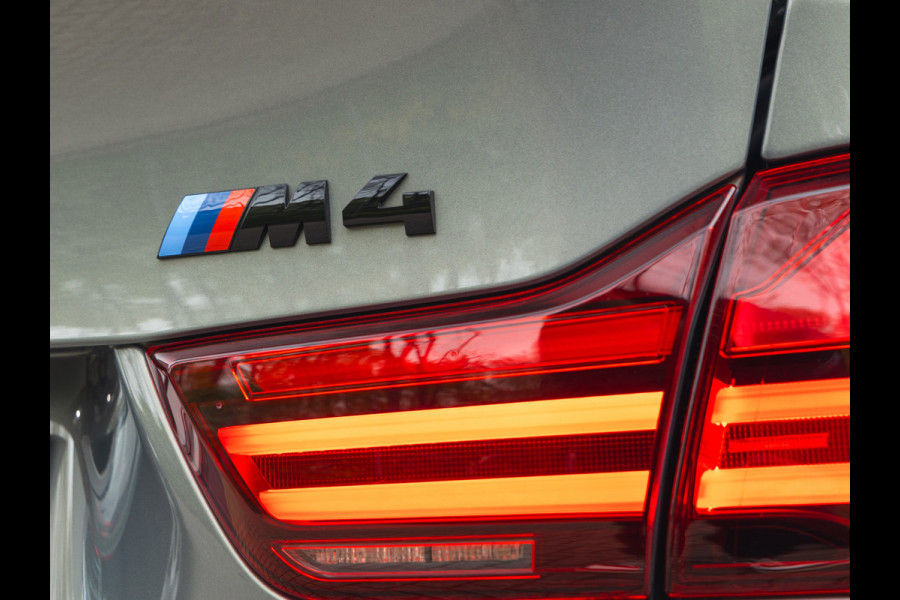 BMW 4 Serie Coupé M4 Competition - Individual "Stratus Grey" - Carbon Brakes