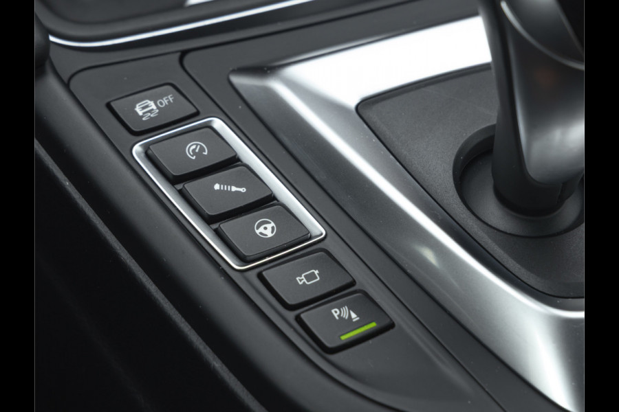 BMW 4 Serie Coupé M4 Competition - Individual "Stratus Grey" - Carbon Brakes