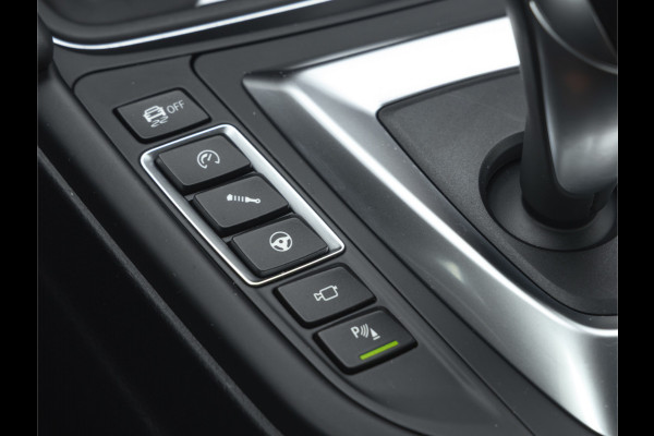 BMW 4 Serie Coupé M4 Competition - Individual "Stratus Grey" - Carbon Brakes