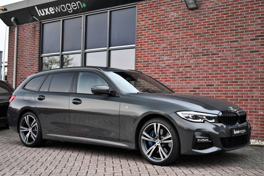 BMW 3 Serie Touring 330e xDrive M-Sport Dravit Pano HUD El-zetels Adp-demping Camera