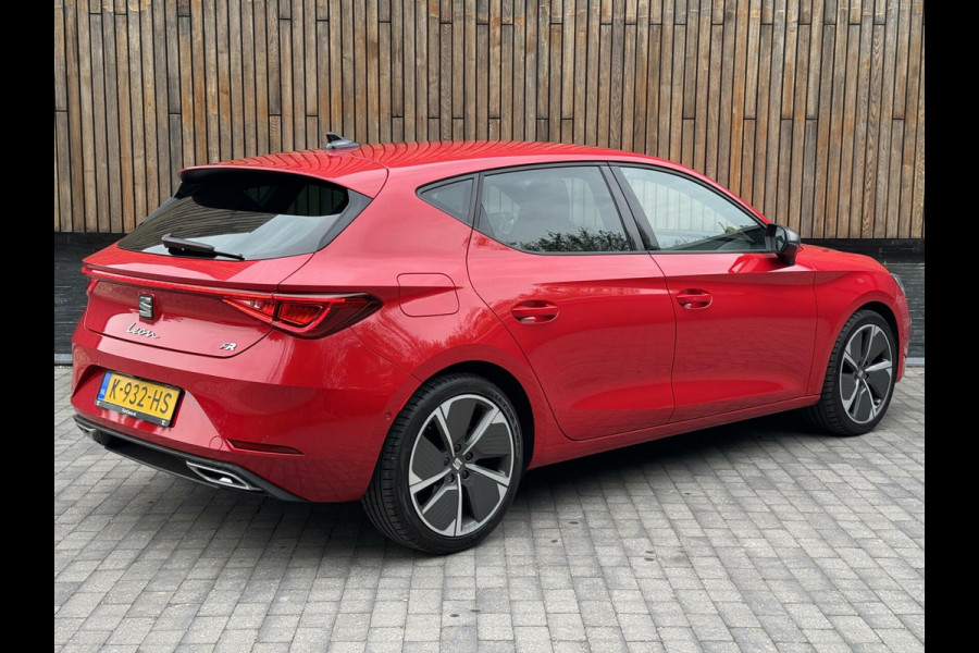 Seat Leon 1.5 TSI FR Launch Edition | LED | Stoelverwarming | Navigatiesysteem | Adaptive cruise control | Apple CarPlay | 18 inch lichtme