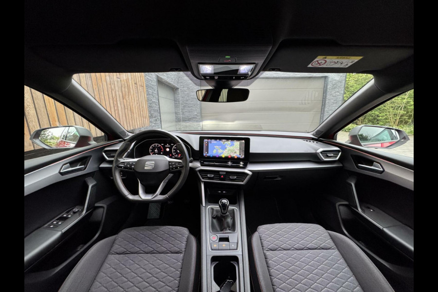 Seat Leon 1.5 TSI FR Launch Edition | LED | Stoelverwarming | Navigatiesysteem | Adaptive cruise control | Apple CarPlay | 18 inch lichtme