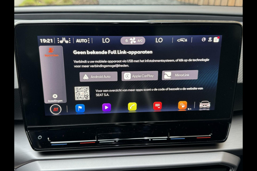 Seat Leon 1.5 TSI FR Launch Edition | LED | Stoelverwarming | Navigatiesysteem | Adaptive cruise control | Apple CarPlay | 18 inch lichtme