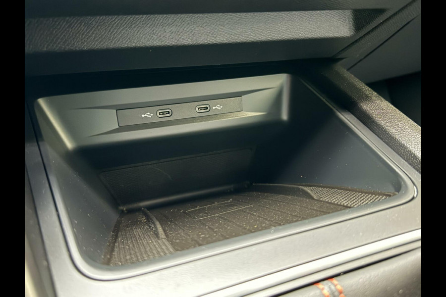 Seat Leon 1.5 TSI FR Launch Edition | LED | Stoelverwarming | Navigatiesysteem | Adaptive cruise control | Apple CarPlay | 18 inch lichtme