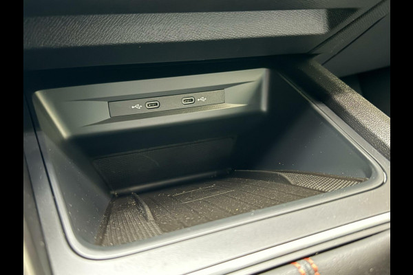Seat Leon 1.5 TSI FR Launch Edition | LED | Stoelverwarming | Navigatiesysteem | Adaptive cruise control | Apple CarPlay | 18 inch lichtme
