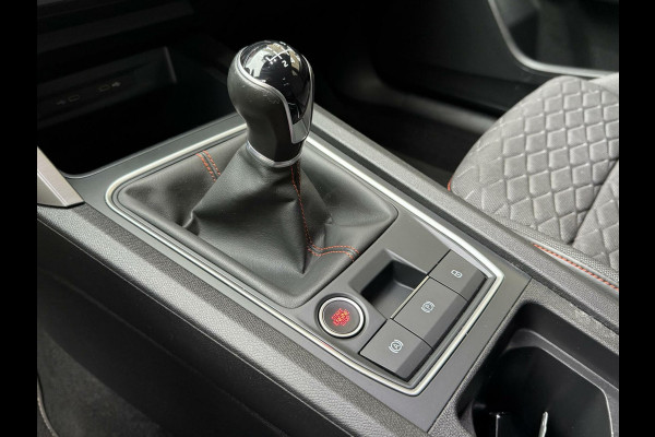 Seat Leon 1.5 TSI FR Launch Edition | LED | Stoelverwarming | Navigatiesysteem | Adaptive cruise control | Apple CarPlay | 18 inch lichtme