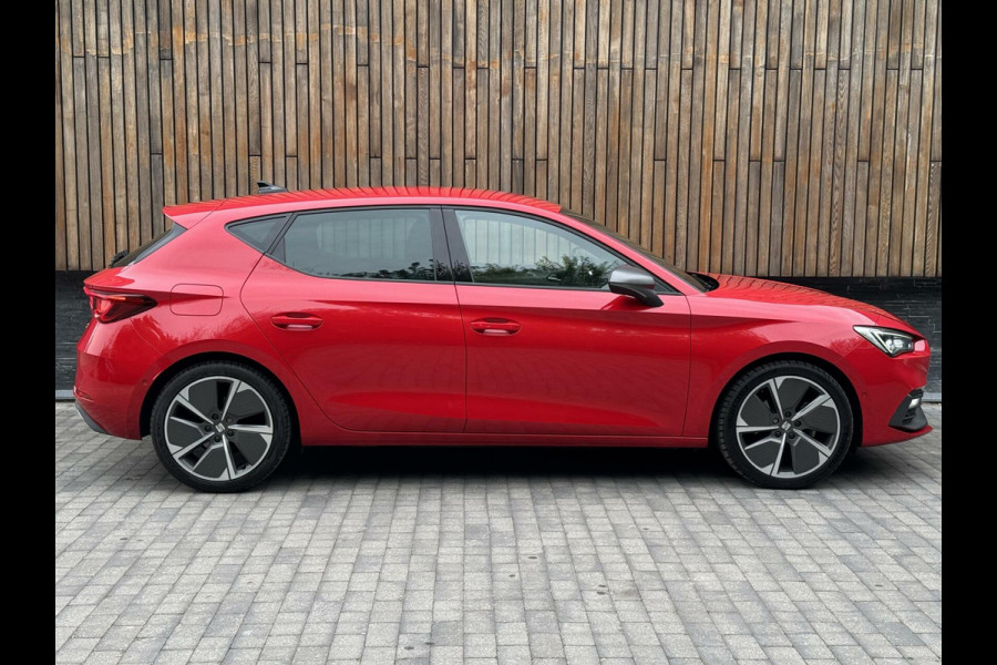 Seat Leon 1.5 TSI FR Launch Edition | LED | Stoelverwarming | Navigatiesysteem | Adaptive cruise control | Apple CarPlay | 18 inch lichtme